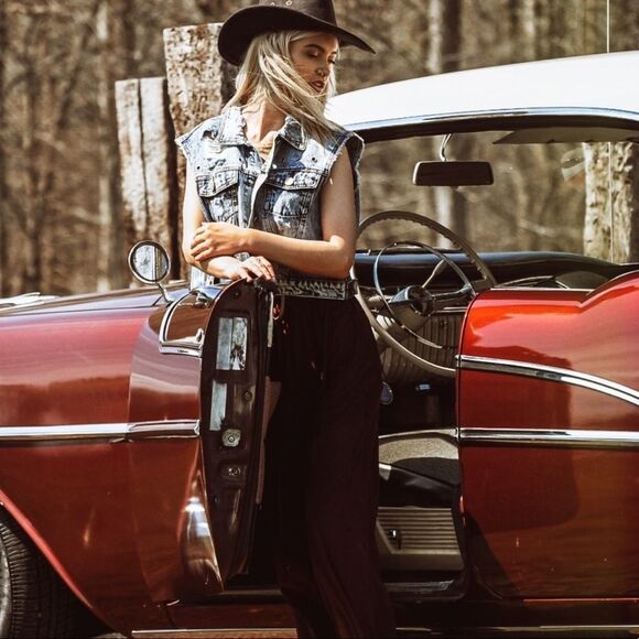 POL Stars & Stripes Distressed Denim Vest - Picture 9 of 14